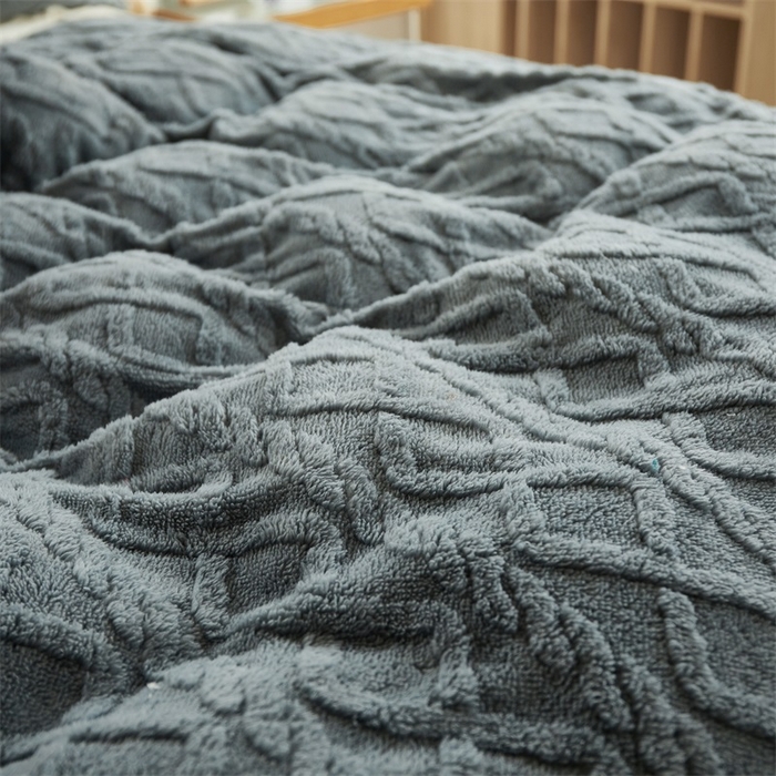 91家纺网 家纺一手货源 找家纺 睡美人 2025新款韩版塔芙绒牛奶绒床单床裙床笠款四件套 依情灰+象牙白