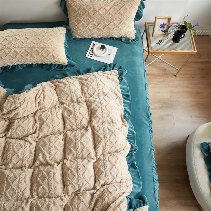 91家纺网 家纺一手货源 找家纺 睡美人 2025新款韩版塔芙绒牛奶绒床单床裙床笠款四件套 依情驼+星空蓝