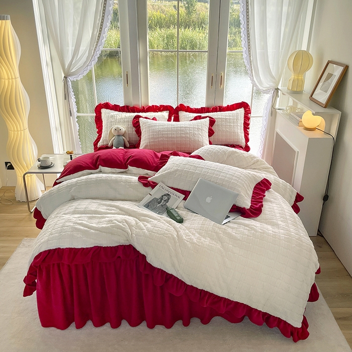 91家纺网 家纺一手货源 找家纺 睡美人 2025新款韩版方块兔绒牛奶绒床裙公主款四件套 方块兔绒-大红色