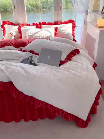 91家纺网 家纺一手货源 找家纺 睡美人 2025新款韩版方块兔绒牛奶绒床裙公主款四件套 方块兔绒-大红色
