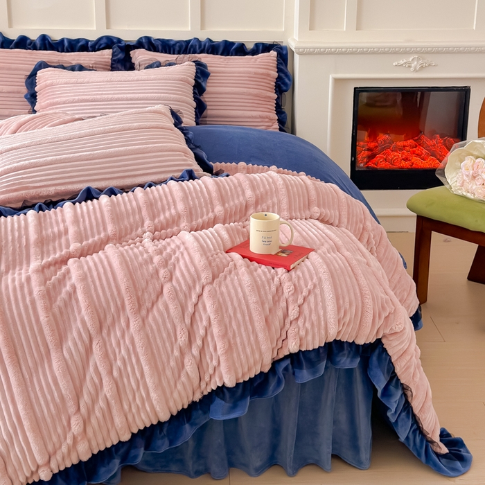 91家纺网 家纺一手货源 找家纺 睡美人 2025新款牛奶绒韩版四件套子母条双边床裙床单款 子母条-罗马灰