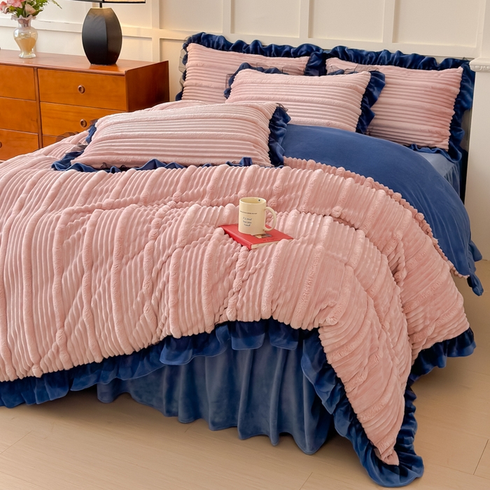 91家纺网 家纺一手货源 找家纺 睡美人 2025新款牛奶绒韩版四件套子母条双边床裙床单款 子母条-罗马灰