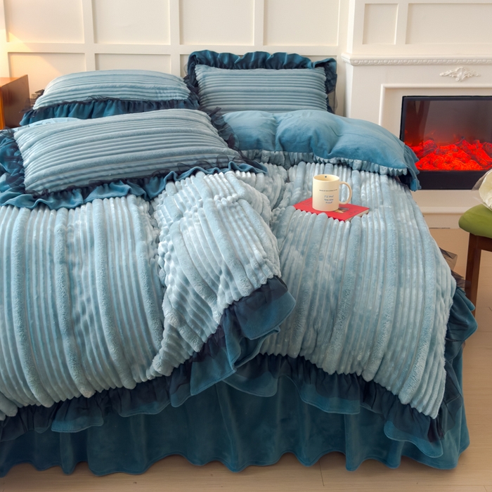 91家纺网 家纺一手货源 找家纺 睡美人 2025新款牛奶绒韩版四件套子母条双边床裙床单款 子母条-星空蓝