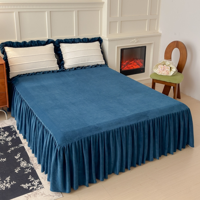 91家纺网 家纺一手货源 找家纺 睡美人 2025新款牛奶绒韩版四件套子母条双边床裙床单款 子母条-孔雀绿