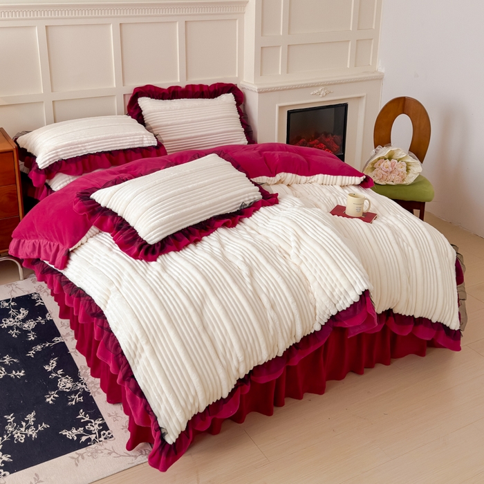 91家纺网 家纺一手货源 找家纺 睡美人 2025新款牛奶绒韩版四件套子母条双边床裙床单款 子母条-酒红色