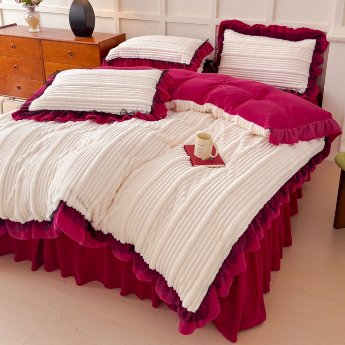 91家纺网 家纺一手货源 找家纺 睡美人 2025新款牛奶绒韩版四件套子母条双边床裙床单款 子母条-酒红色