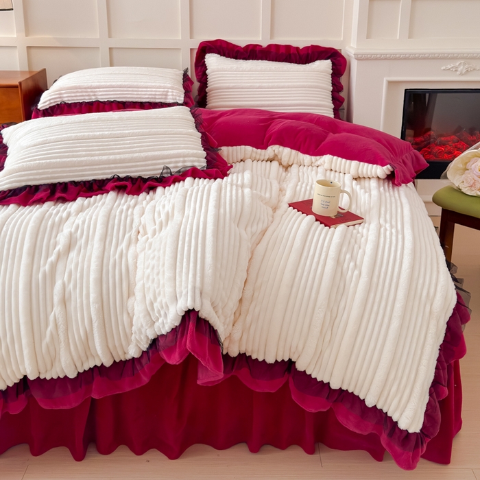 91家纺网 家纺一手货源 找家纺 睡美人 2025新款牛奶绒韩版四件套子母条双边床裙床单款 子母条-酒红色