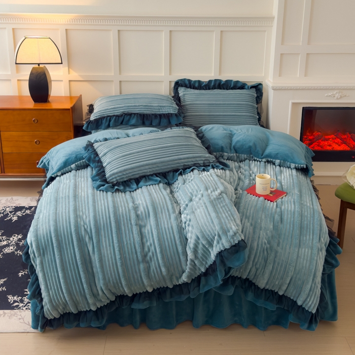 91家纺网 家纺一手货源 找家纺 睡美人 2025新款牛奶绒韩版四件套子母条双边床裙床单款 子母条-星空蓝