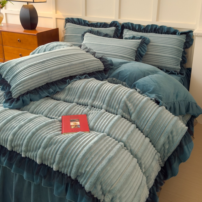 91家纺网 家纺一手货源 找家纺 睡美人 2025新款牛奶绒韩版四件套子母条双边床裙床单款 子母条-星空蓝