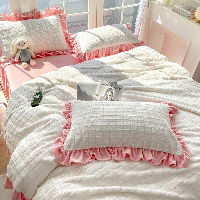 91家纺网 家纺一手货源 找家纺 睡美人 2025新款韩版方块兔绒牛奶绒床裙公主款四件套 方块兔绒-少女粉