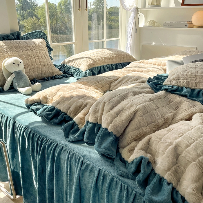 91家纺网 家纺一手货源 找家纺 睡美人 2025新款韩版方块兔绒牛奶绒床裙公主款四件套 方块兔绒-星空兰