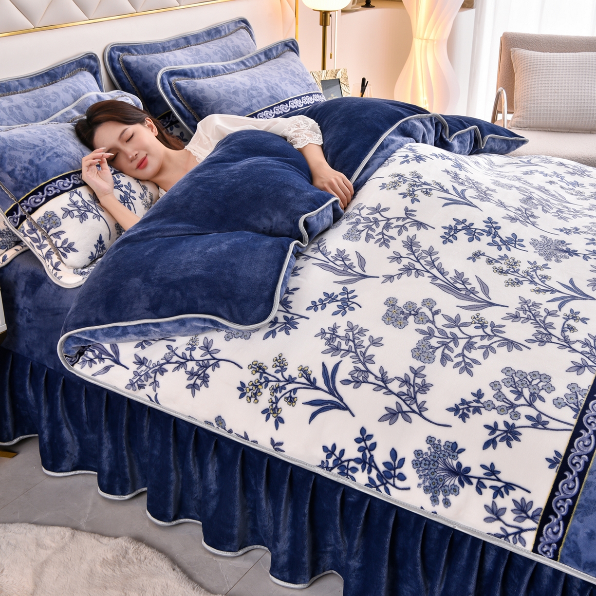 91家纺网 家纺一手货源 找家纺 启扬 2025直播爆款新款8.5斤加厚高克重牛奶绒四件套床裙款法莱绒宝宝绒金貂绒 相思叶语-蓝