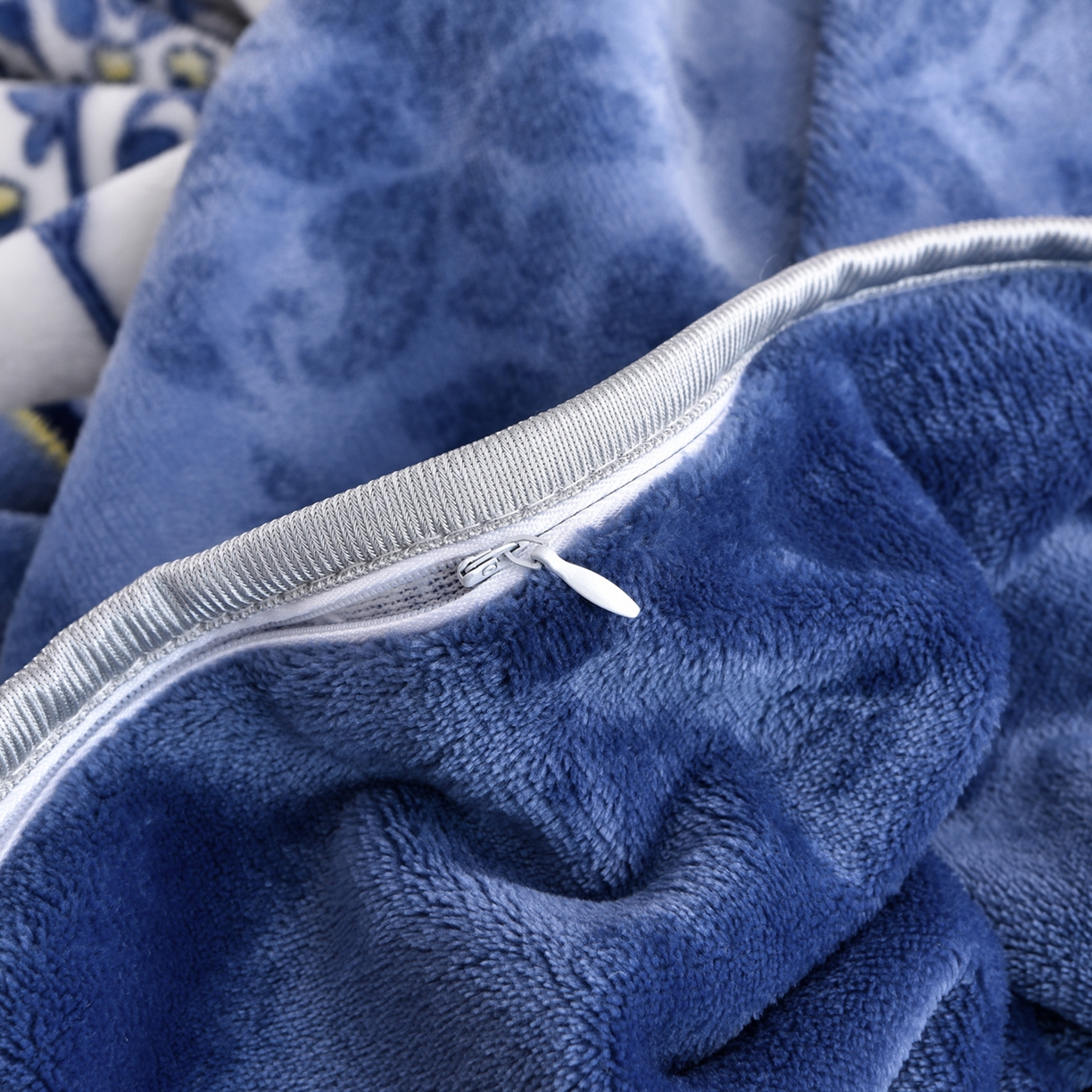 91家纺网 家纺一手货源 找家纺 启扬 2025直播爆款新款8.5斤加厚高克重牛奶绒四件套床裙款法莱绒宝宝绒金貂绒 相思叶语-蓝