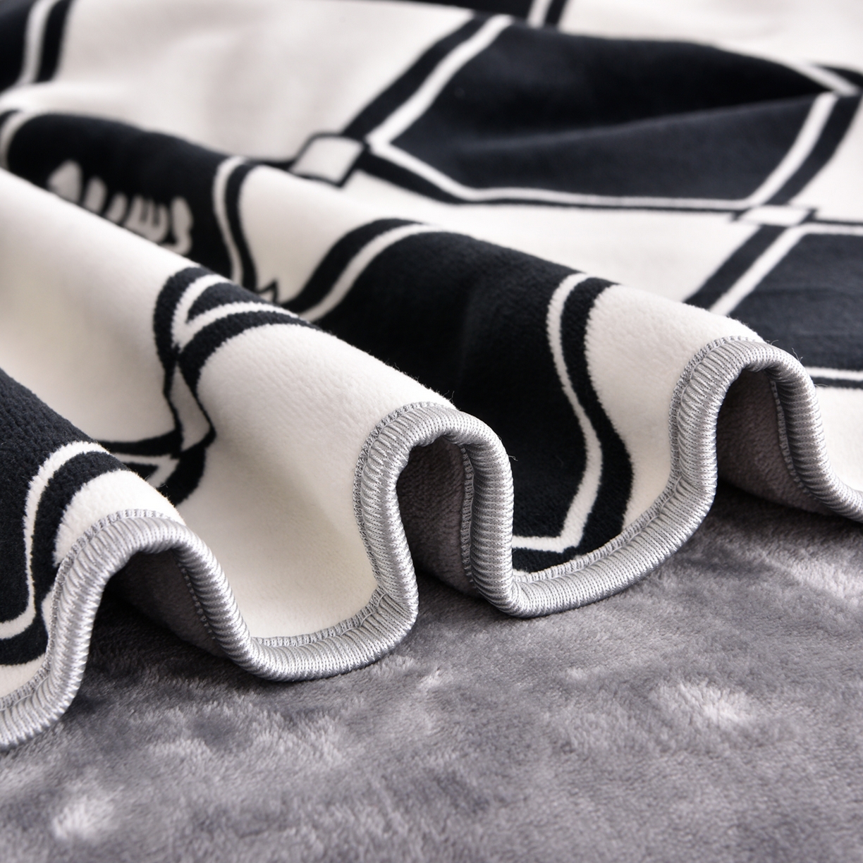 91家纺网 家纺一手货源 找家纺 启扬 2025直播爆款新款8.5斤加厚高克重牛奶绒四件套床裙款法莱绒宝宝绒金貂绒 浅夏时光