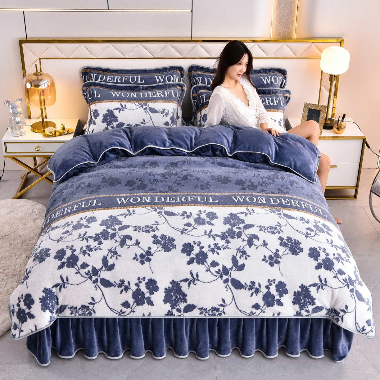 91家纺网 家纺一手货源 找家纺 启扬 2025直播爆款新款8.5斤加厚高克重牛奶绒四件套床裙款法莱绒宝宝绒金貂绒 幽兰馨语