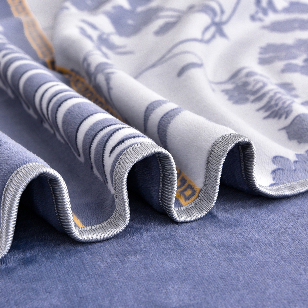 91家纺网 家纺一手货源 找家纺 启扬 2025直播爆款新款8.5斤加厚高克重牛奶绒四件套床裙款法莱绒宝宝绒金貂绒 幽兰馨语