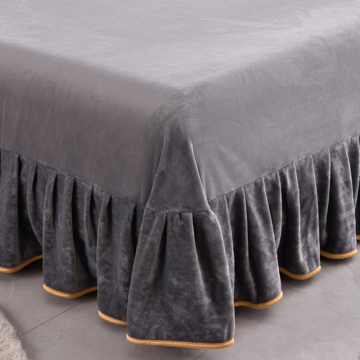 91家纺网 家纺一手货源 找家纺 启扬 2025直播爆款新款8.5斤加厚高克重牛奶绒四件套床裙款法莱绒宝宝绒金貂绒 暗香花语