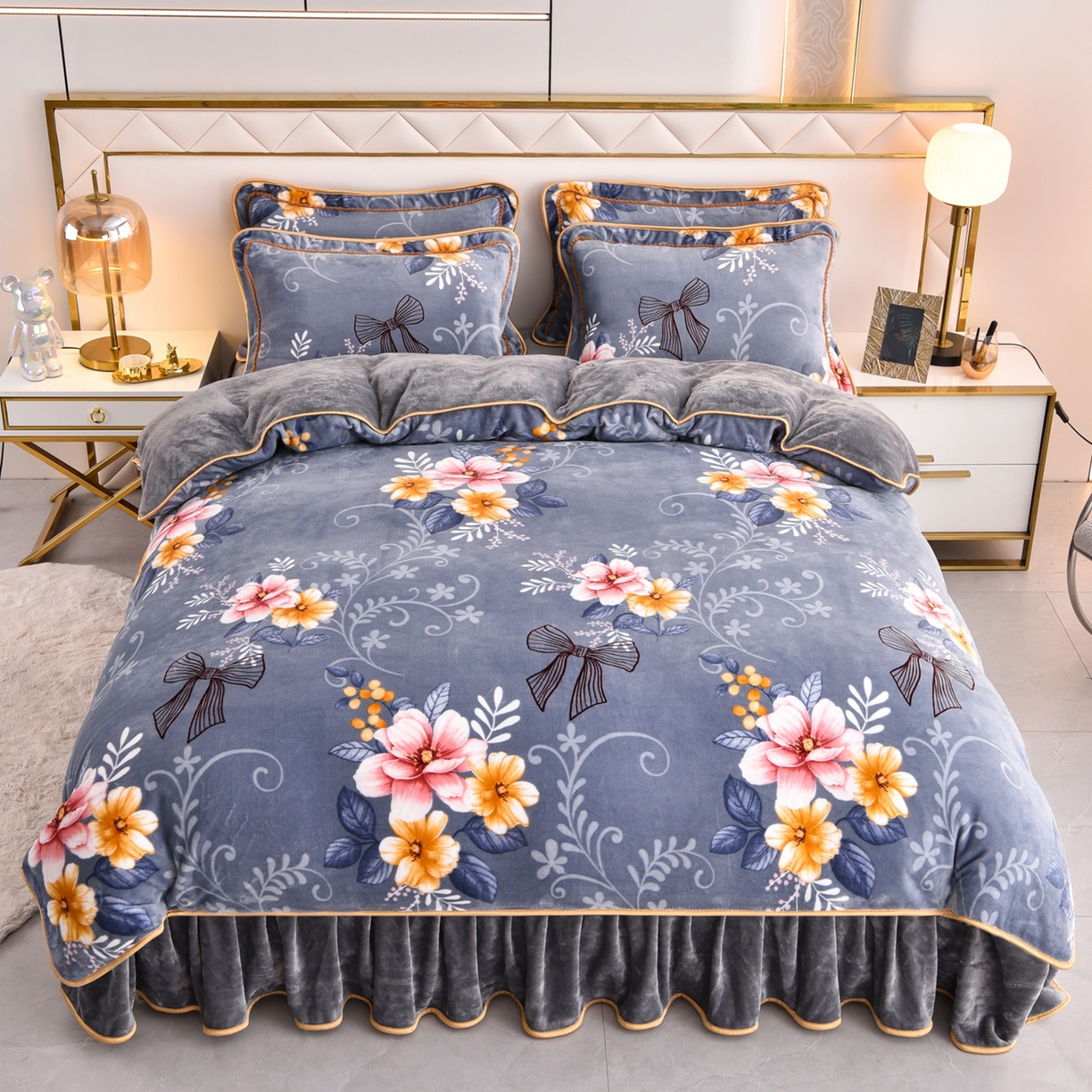 91家纺网 家纺一手货源 找家纺 启扬 2025直播爆款新款8.5斤加厚高克重牛奶绒四件套床裙款法莱绒宝宝绒金貂绒 暗香花语