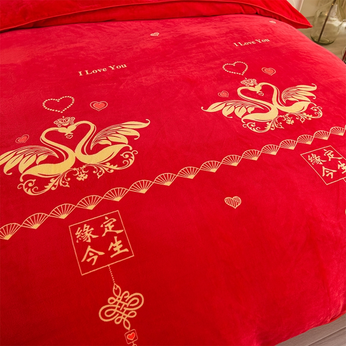 91家纺网 家纺一手货源 找家纺 启扬 2025直播爆款新款8.5斤加厚高克重牛奶绒四件套床裙款法莱绒宝宝绒金貂绒 缘定今生