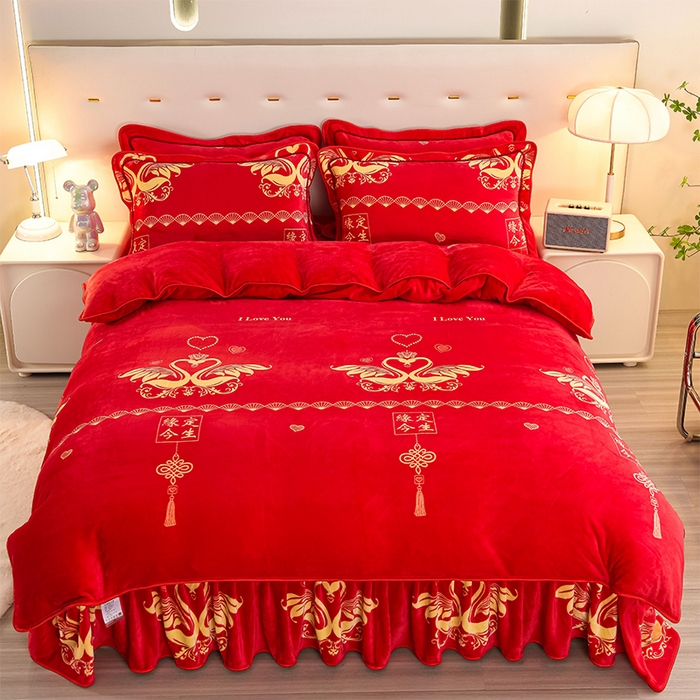 91家纺网 家纺一手货源 找家纺 启扬 2025直播爆款新款8.5斤加厚高克重牛奶绒四件套床裙款法莱绒宝宝绒金貂绒 缘定今生