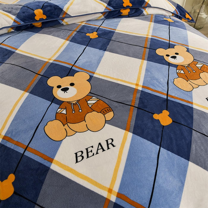 91家纺网 家纺一手货源 找家纺 启扬 2025直播爆款新款8.5斤加厚高克重牛奶绒四件套床裙款法莱绒宝宝绒金貂绒 英伦熊