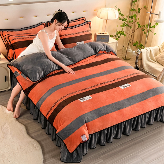 91家纺网 家纺一手货源 找家纺 启扬 2025直播爆款新款8.5斤加厚高克重牛奶绒四件套床裙款法莱绒宝宝绒金貂绒 简约格调