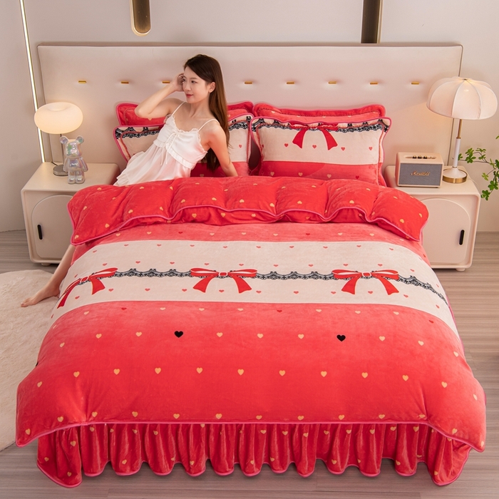 91家纺网 家纺一手货源 找家纺 启扬 2025直播爆款新款8.5斤加厚高克重牛奶绒四件套床裙款法莱绒宝宝绒金貂绒 幸运相伴