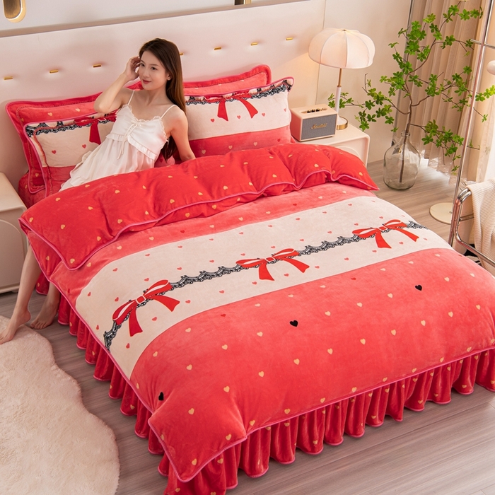 91家纺网 家纺一手货源 找家纺 启扬 2025直播爆款新款8.5斤加厚高克重牛奶绒四件套床裙款法莱绒宝宝绒金貂绒 幸运相伴