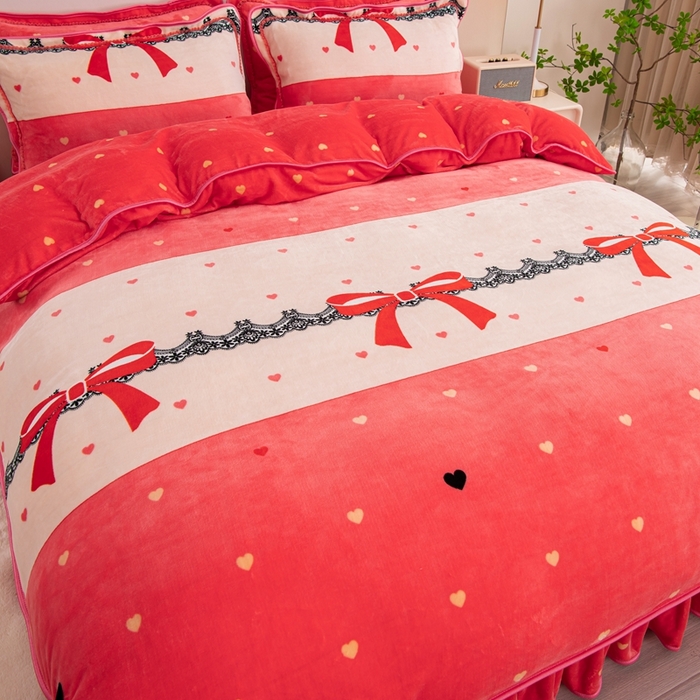 91家纺网 家纺一手货源 找家纺 启扬 2025直播爆款新款8.5斤加厚高克重牛奶绒四件套床裙款法莱绒宝宝绒金貂绒 幸运相伴