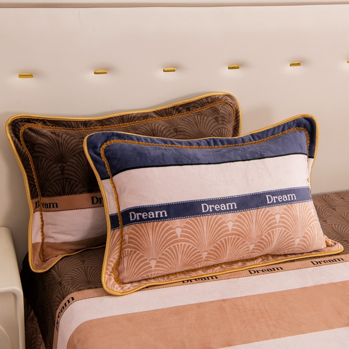 91家纺网 家纺一手货源 找家纺 启扬 2025直播爆款新款8.5斤加厚高克重牛奶绒四件套床裙款法莱绒宝宝绒金貂绒 美好时光