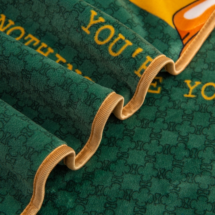 91家纺网 家纺一手货源 找家纺 启扬 2025直播爆款新款8.5斤加厚高克重牛奶绒四件套床裙款法莱绒宝宝绒金貂绒 花香醉梦