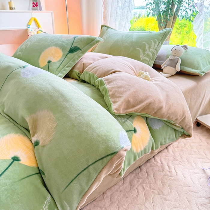 91家纺网 家纺一手货源 找家纺 家贝爱 2025新款A类牛奶绒印花四件套 摇曳生姿