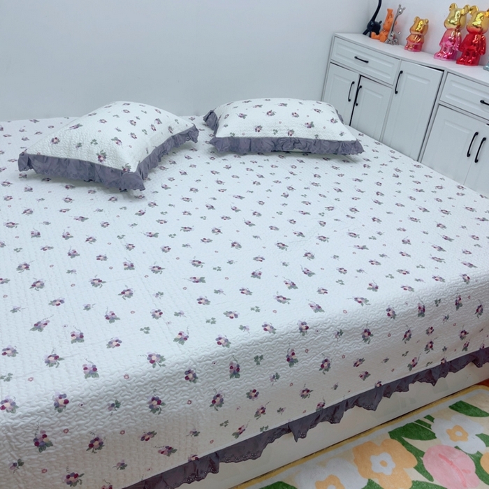 91家纺网 家纺一手货源 找家纺 暖居 2025新款纯棉绗缝夹棉榻榻米支持定制防滑全棉印花小碎花农村大炕盖三件套系列 葡萄紫色