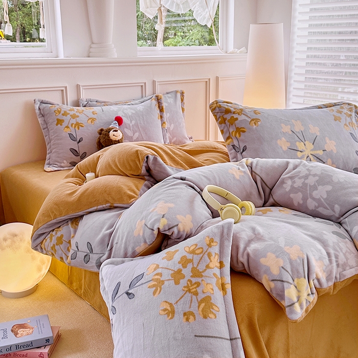 91家纺网 家纺一手货源 找家纺 家贝爱 2025新款A类牛奶绒印花四件套 长相思