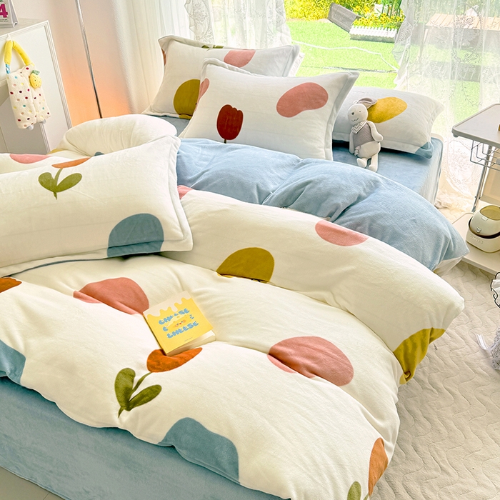 91家纺网 家纺一手货源 找家纺 家贝爱 2025新款A类牛奶绒印花四件套 满城春色