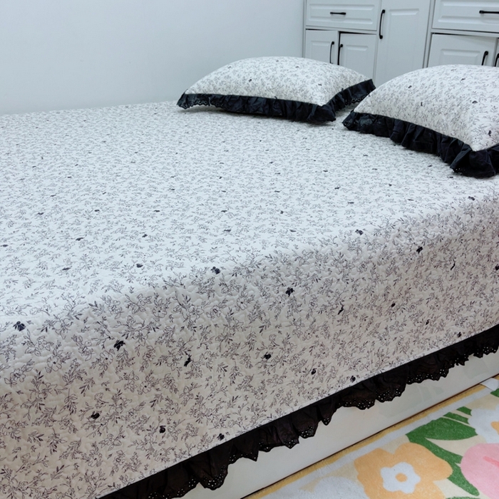 91家纺网 家纺一手货源 找家纺 暖居 2025新款纯棉绗缝夹棉榻榻米支持定制防滑全棉印花小碎花农村大炕盖三件套系列 南法假日