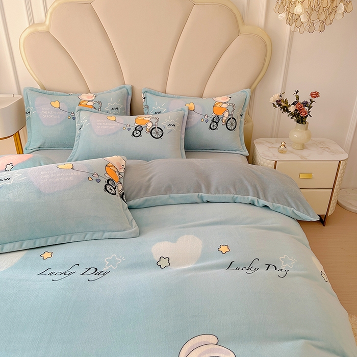 91家纺网 家纺一手货源 找家纺 家贝爱 2025新款A类牛奶绒印花四件套 哈喽小兔蓝