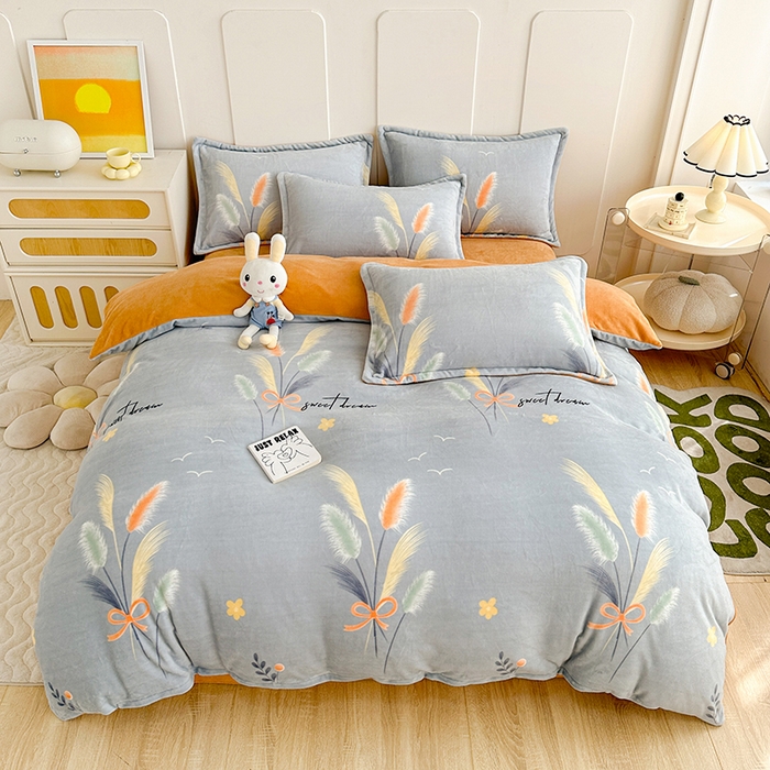 91家纺网 家纺一手货源 找家纺 家贝爱 2025新款A类牛奶绒印花四件套 情人草-灰