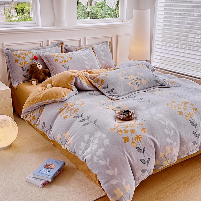 91家纺网 家纺一手货源 找家纺 家贝爱 2025新款A类牛奶绒印花四件套 长相思