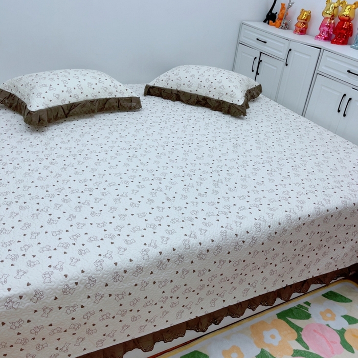 91家纺网 家纺一手货源 找家纺 暖居 2025新款纯棉绗缝夹棉榻榻米支持定制防滑全棉印花小碎花农村大炕盖三件套系列 贝贝熊