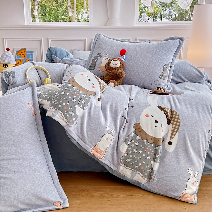 91家纺网 家纺一手货源 找家纺 家贝爱 2025新款A类牛奶绒印花四件套 好伙伴