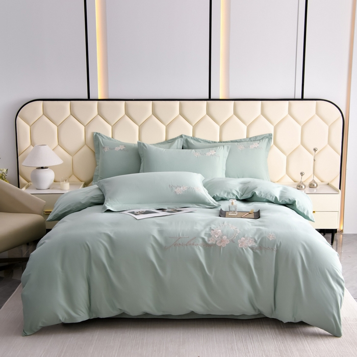 91家纺网 家纺一手货源 找家纺 江南春家纺 【柔-轻密】2025秋冬133x76高精密刺绣100%全棉四件套 【柔-轻密】春漫-苹果绿