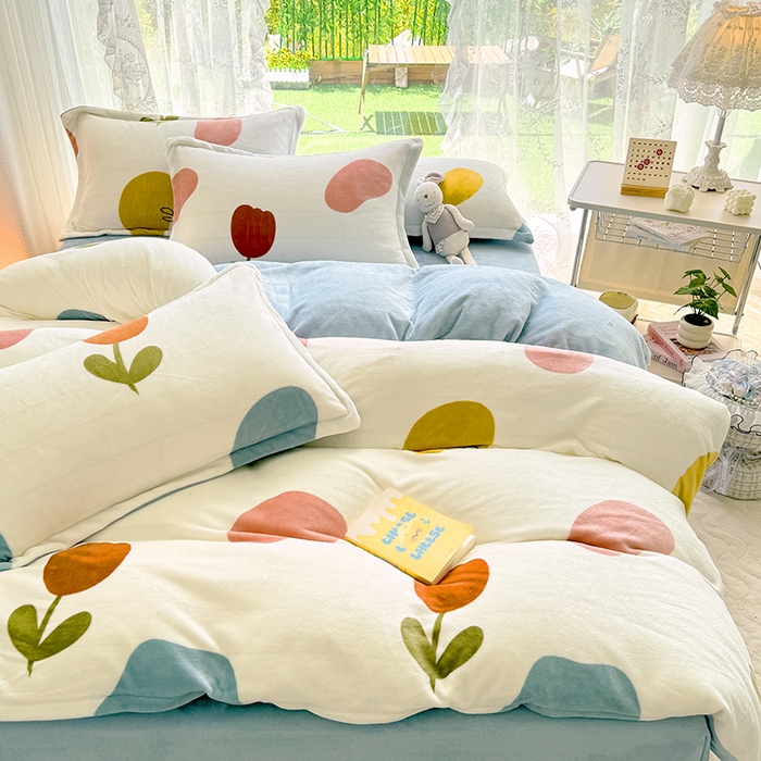 91家纺网 家纺一手货源 找家纺 家贝爱 2025新款A类牛奶绒印花四件套 满城春色