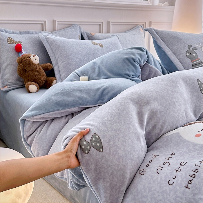 91家纺网 家纺一手货源 找家纺 家贝爱 2025新款A类牛奶绒印花四件套 好伙伴