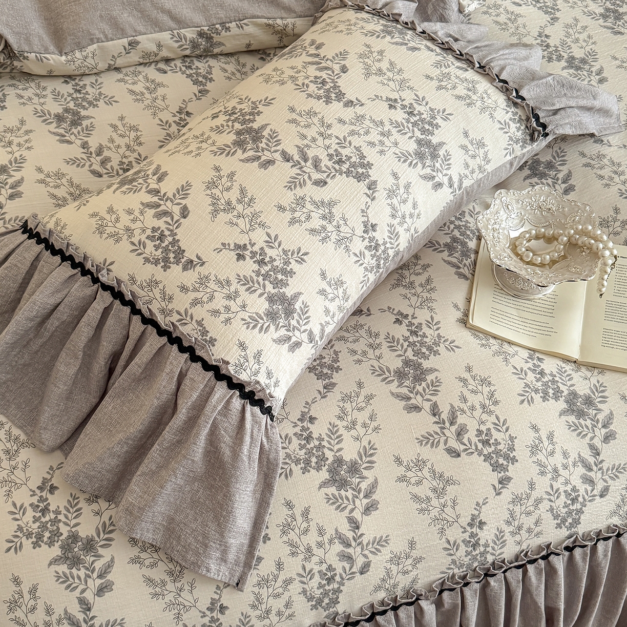 91家纺网 家纺一手货源 找家纺 富米莱（原臻工厂） 2025新款法式复古水洗亚麻花边高端床盖床单四件套 法式-秘境