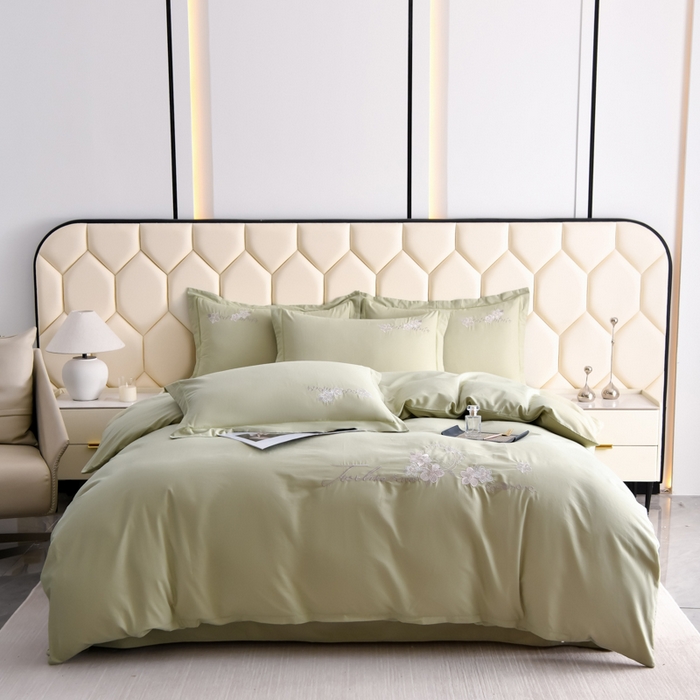 91家纺网 家纺一手货源 找家纺 江南春家纺 【柔-轻密】2025秋冬133x76高精密刺绣100%全棉四件套 【柔-轻密】春漫-梅子青