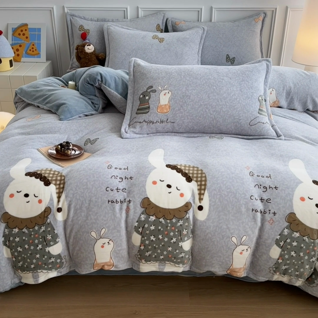 91家纺网 家纺一手货源 找家纺 家贝爱 2025新款A类牛奶绒印花四件套 好伙伴