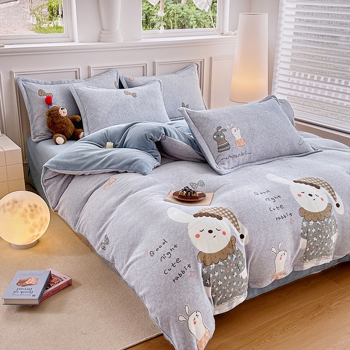 91家纺网 家纺一手货源 找家纺 家贝爱 2025新款A类牛奶绒印花四件套 好伙伴