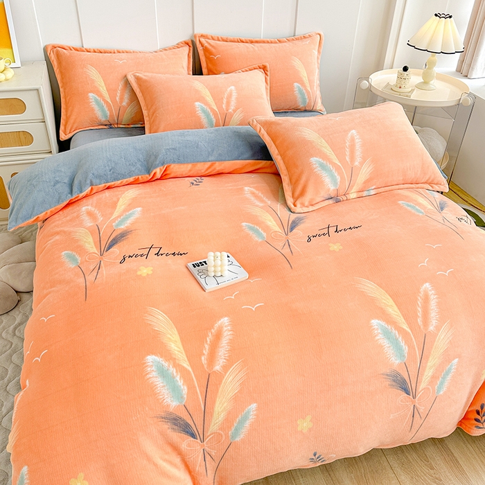 91家纺网 家纺一手货源 找家纺 家贝爱 2025新款A类牛奶绒印花四件套 情人草-桔