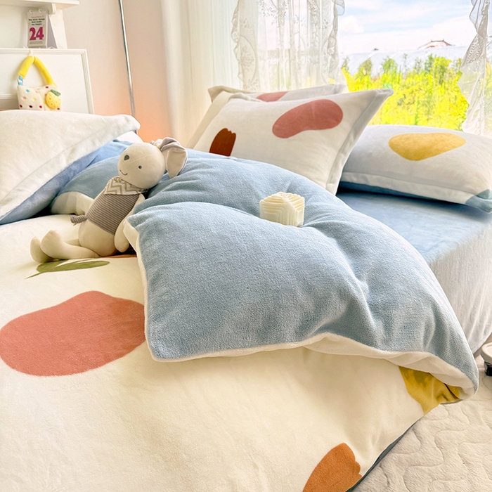 91家纺网 家纺一手货源 找家纺 家贝爱 2025新款A类牛奶绒印花四件套 满城春色